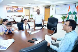 रेलकर्मियों ने महाप्रबंधक छत्रसाल सिंह से मुलाकात कर अपनी समस्याओं से अवगत कराया