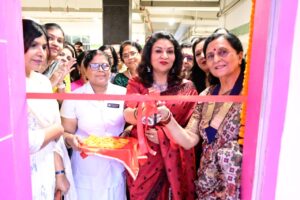 पूर्व मध्य रेल महिला कल्याण संगठन की अध्यक्षा ने केन्द्रीय सुपर स्पेशियलिटी हॉस्पिटल में किया शिशु दुग्धपान एवं चेंजिंग कक्ष का उद्घाटन