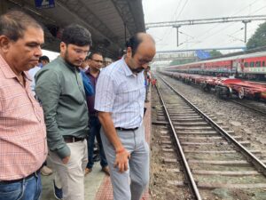 डीआरएम ने किया गया सोनपुर-सबदलपुर-खगड़िया रेलखंड का विंडो ट्रेलिंग निरीक्षण