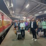 छठ पूजा के बाद यात्रियों का दूसरे प्रदेशों में लौटना जारी, भीड़ को देखते हुए रेल प्रशासन चौकस