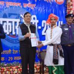 महाप्रबंधक ने ईस्ट सेंट्रल रेलवे भारत स्काउट्स एंड गाइड्स के बच्चों को किया सम्मानित