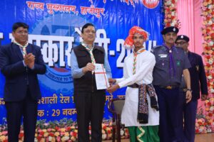 महाप्रबंधक ने ईस्ट सेंट्रल रेलवे भारत स्काउट्स एंड गाइड्स के बच्चों को किया सम्मानित