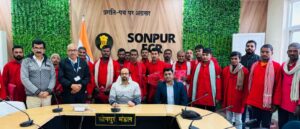 सोनपुर मंडल में कुलियों के बीच यूनिफॉर्म वितरण से खुशी का माहौल