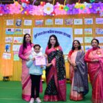 सुनीता सिंह के नेत्तृव में ड्राईंग एवं पेंटिंग तथा निबंध प्रतियोगिता में विजेता बच्चों के लिए पुरस्कार वितरण समारोह का आयोजन