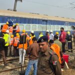 दानापुर में पैसेंजर ट्रेन दुर्घटनाग्रस्त होने से यात्रियों की मौत और घायल होने से की सूचना से मचा हड़कंप