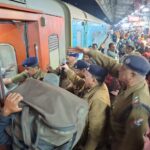 रेलवे स्टेशनों पर कुम्भ मेला जाने वाले यात्रियों की सुविधा हेतु मंडल द्वारा विशेष प्रबंध