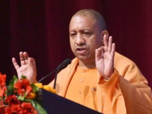 महाकुम्भ के भव्य आयोजन में भारतीय रेल का कार्य अभिनंदनीय: योगी आदित्यनाथ