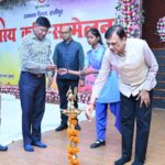 होली की पूर्व संध्या पर मुख्यालय हाजीपुर में हास्य कवि-सम्मेलन का आयोजन