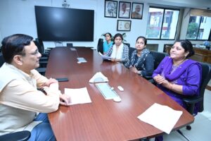 रेलकर्मियों ने महाप्रबंधक से मुलाकात कर अपनी समस्याओं से कराया अवगत