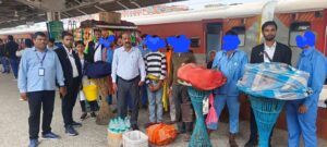 रेलवे स्टेशन प्लेटफॉर्म पर पकड़े गये 8 अनाधिकृत वेंडर