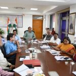 पूर्व मध्य रेल के महाप्रबंधक ने किया विभागीय अधिकारियों के साथ उच्चस्तरीय बैठक