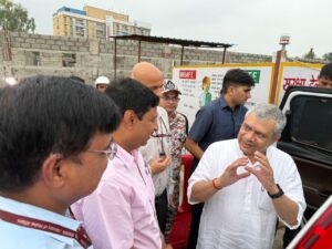 रेल मंत्री श्री अश्विनी वैष्णव ने नई दिल्ली रेलवे स्टेशन पर बन रहे होल्डिंग एरिया को जल्द से जल्द पूरा करने के निर्देश दिए